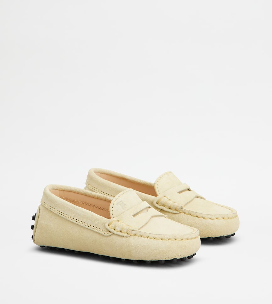 Junior Gommino Driving Shoes in Suede - Three-quarter view