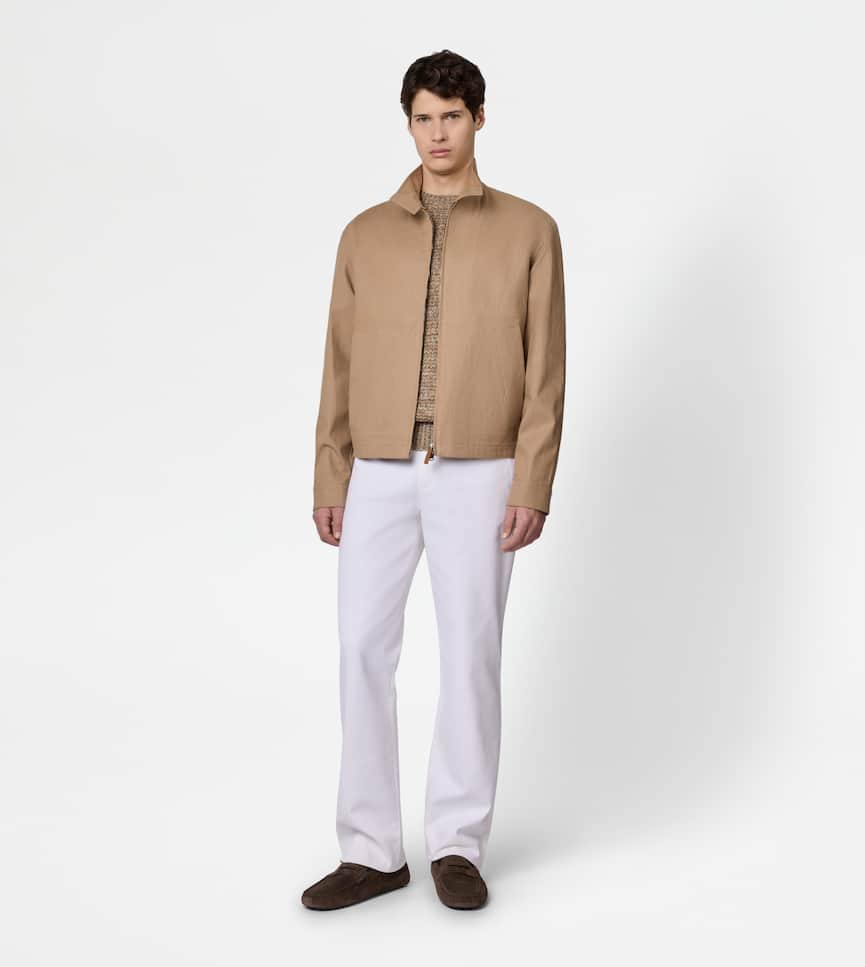 Jacket in Linen - On body, front view