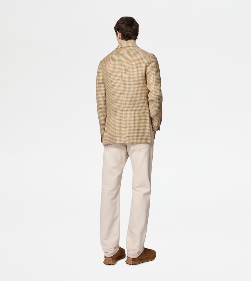 Blazer in Silk Blend Linen - On body, rear view