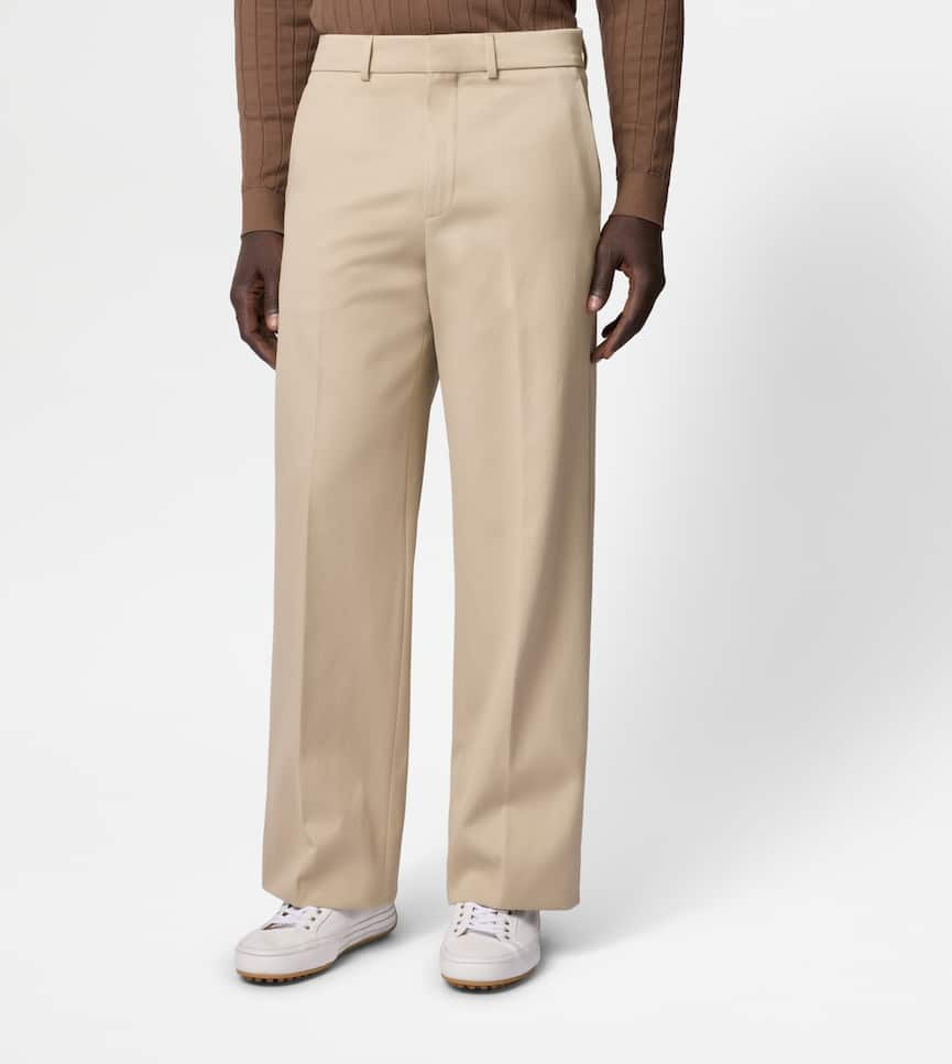 Trousers in Cotton - On body