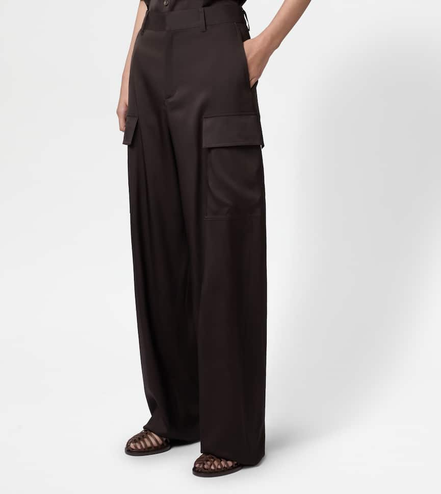 Trousers in Viscose Twill - On body