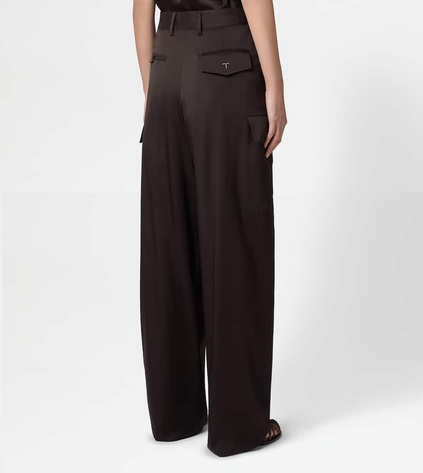 Trousers in Viscose Twill - On body