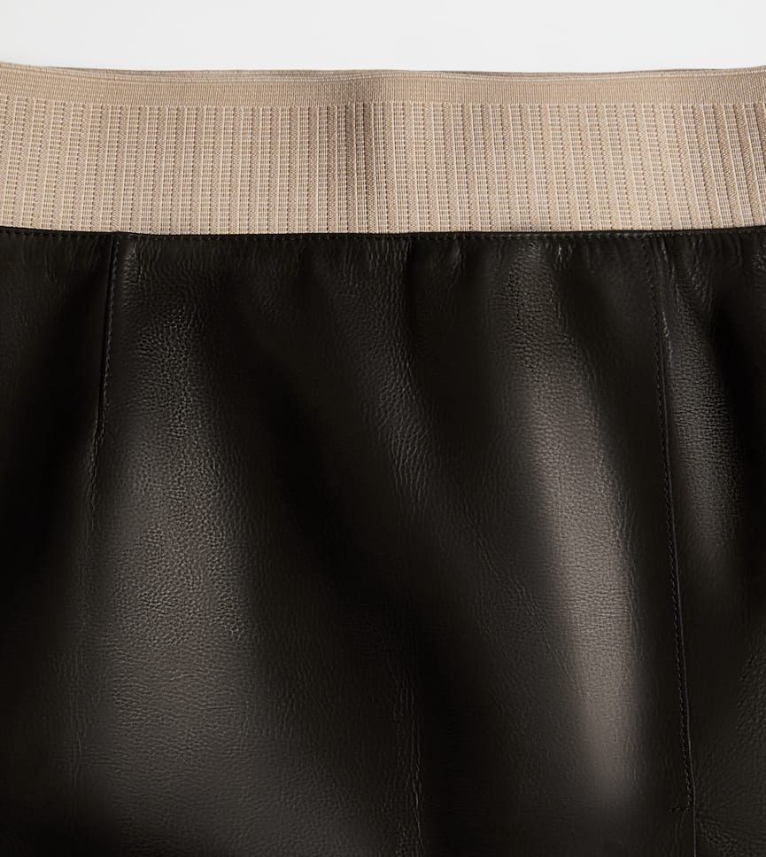 Skirt in Leather - Detailing