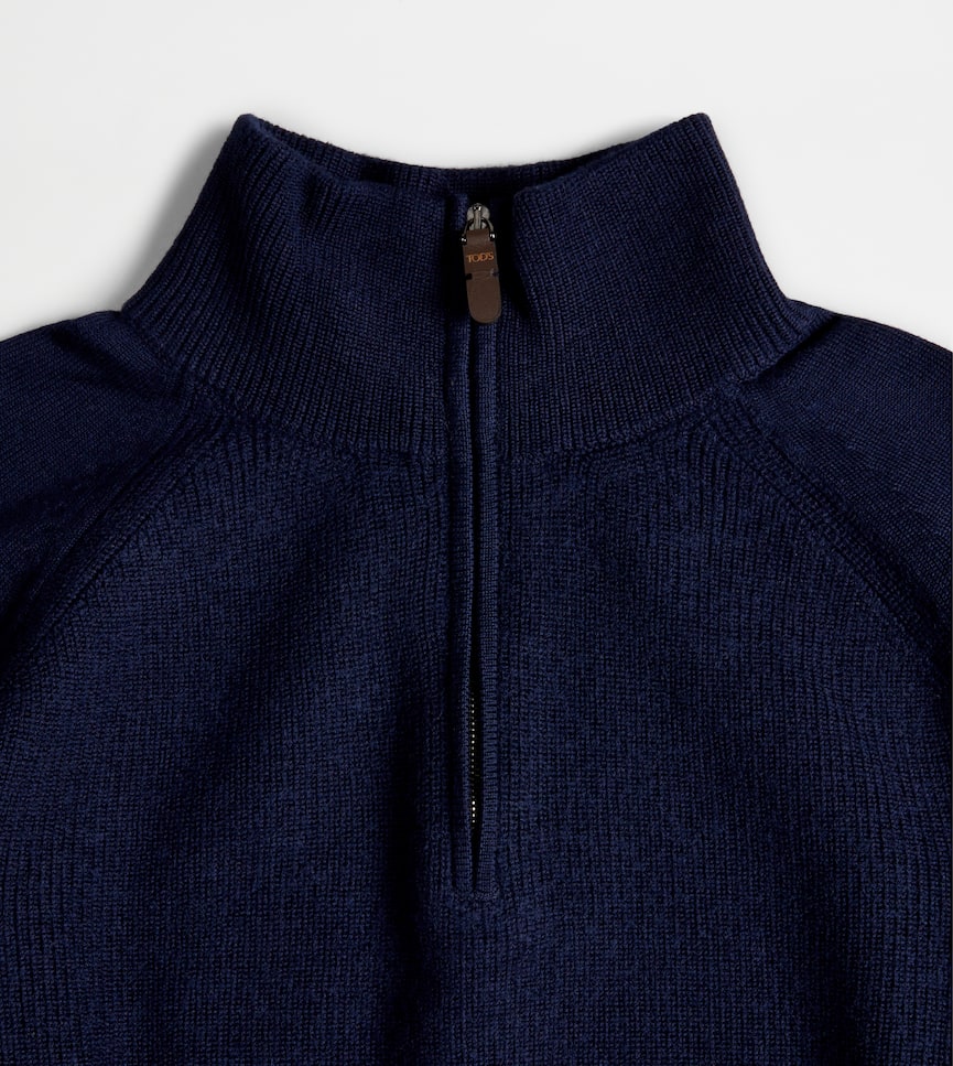 Mock Turtleneck with Zip - Detailing