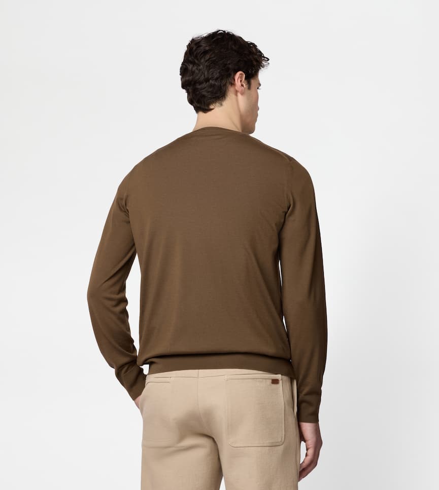 Round-neck Jumper in T15 Wool - On body