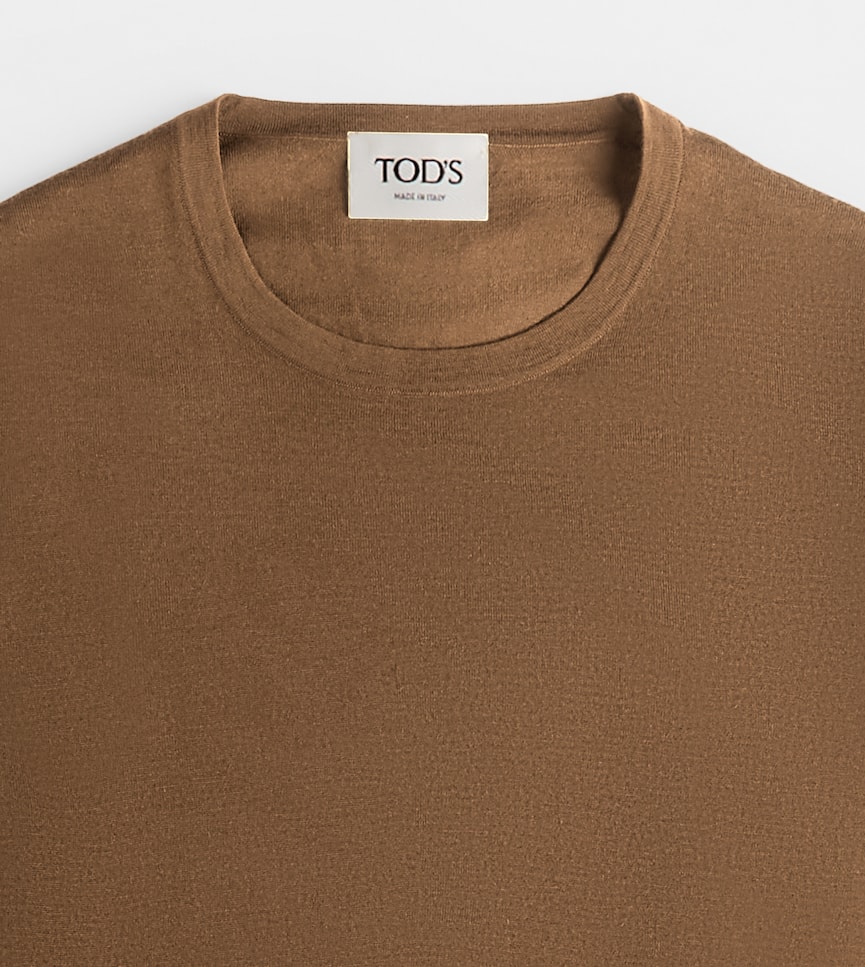 Round-neck Jumper in T15 Wool - Detailing