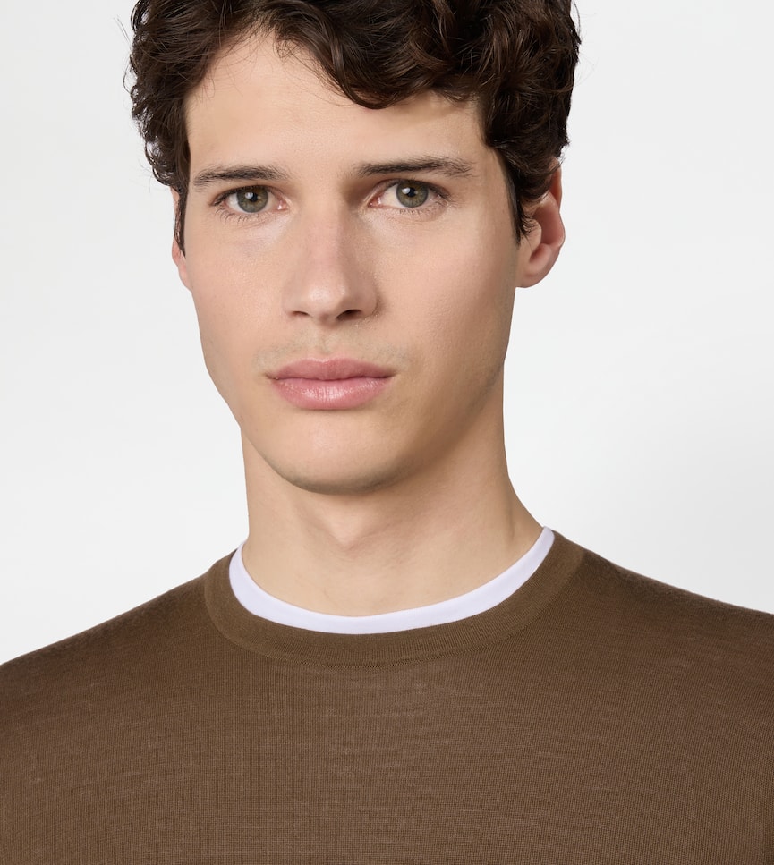 Round-neck Jumper in T15 Wool - Detailing