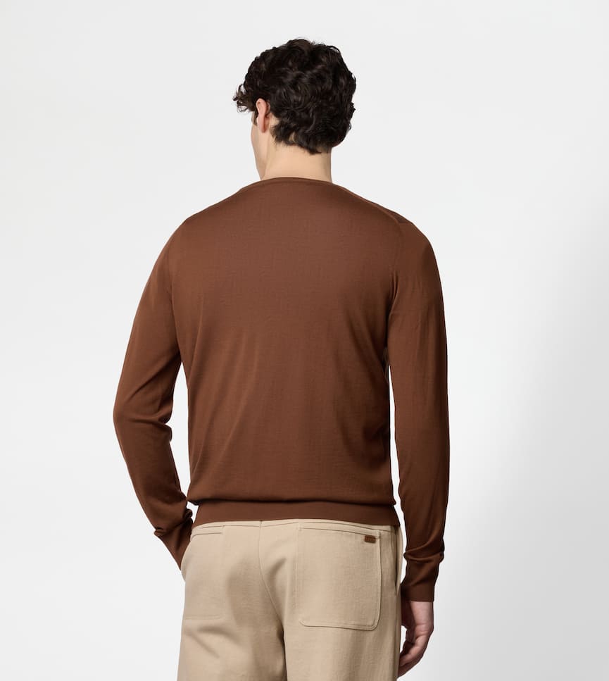 Round-neck Jumper in T15 Wool - On body