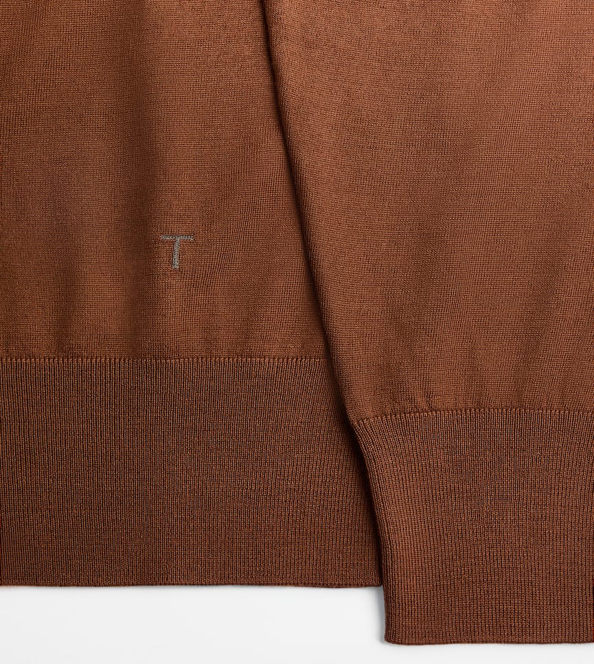 Round-neck Jumper in T15 Wool - Detailing