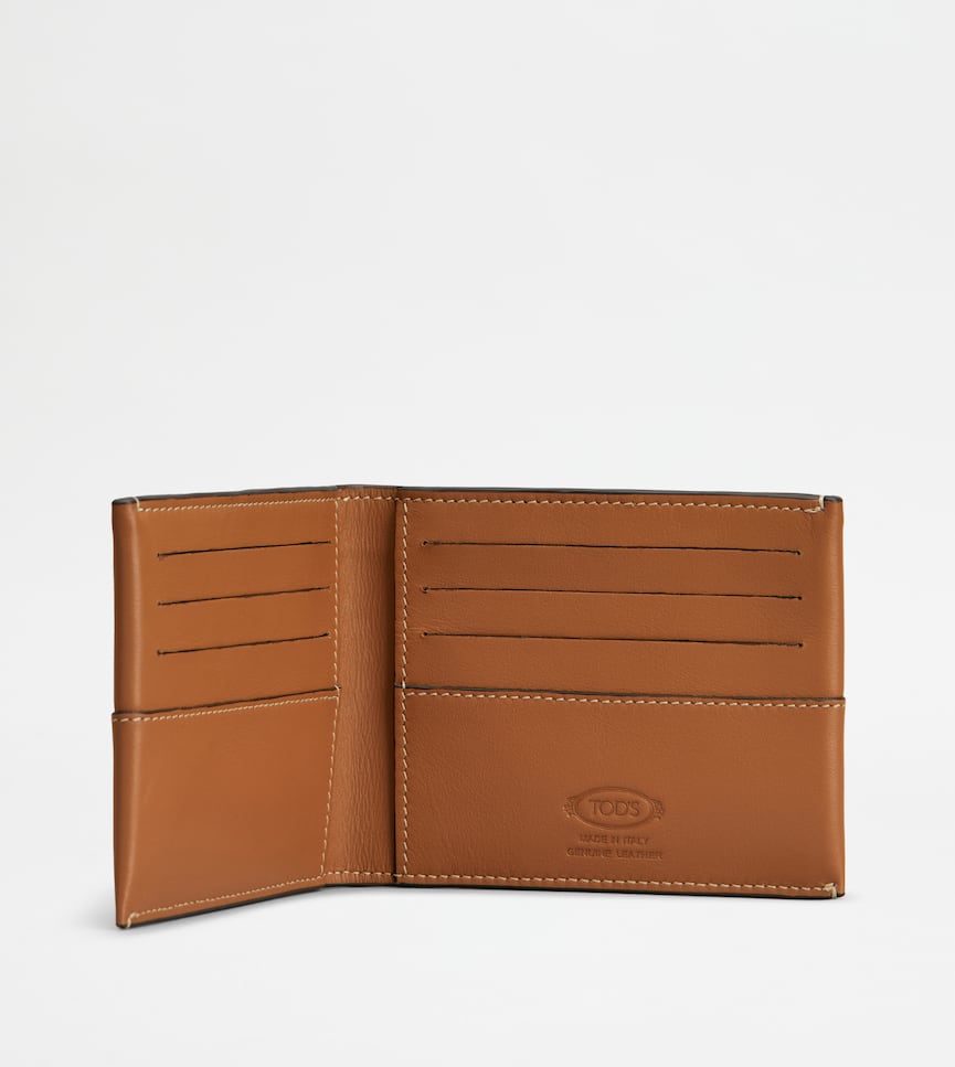 Card Holder in Leather - Interior view