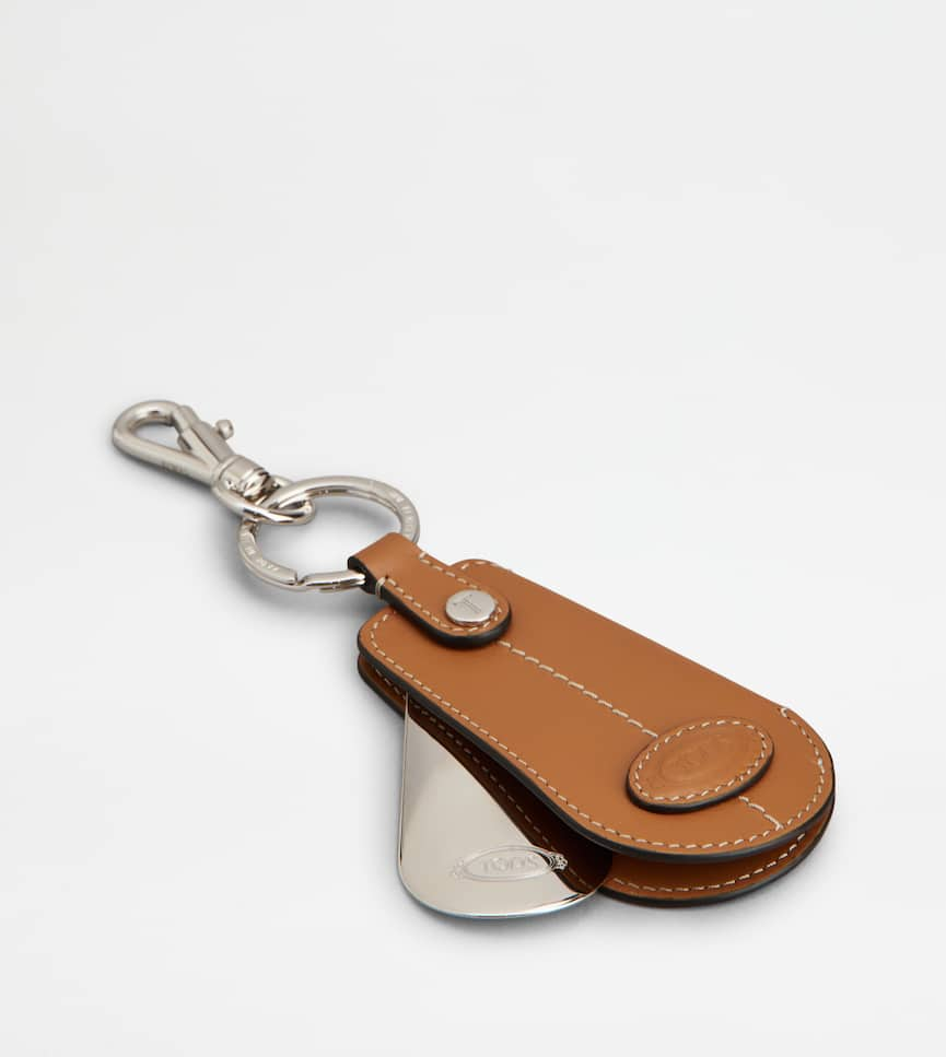 Key Holder in Leather with Shoehorn - Still life