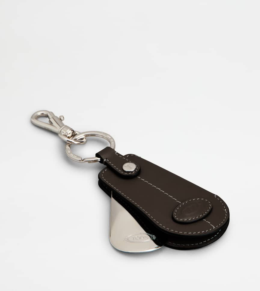 Key Holder in Leather with Shoehorn - Still life