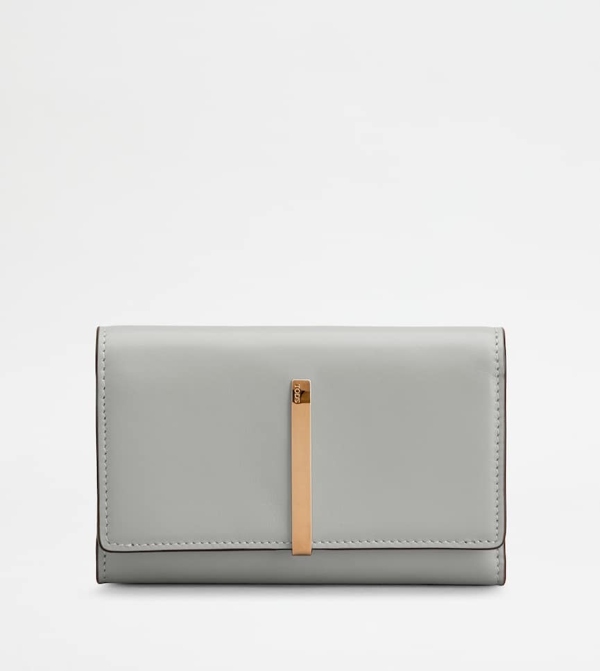 Wallet in Leather - Front view