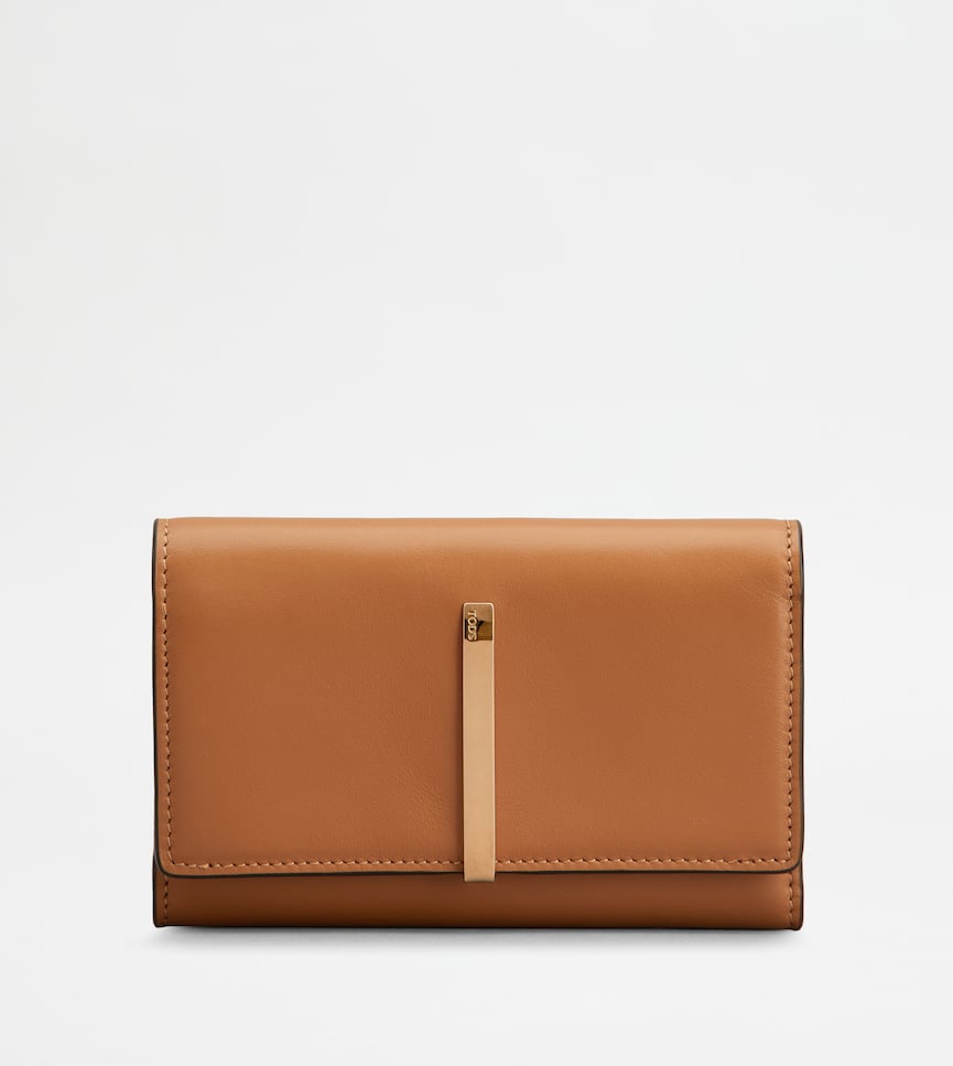 Wallet in Leather - Front view