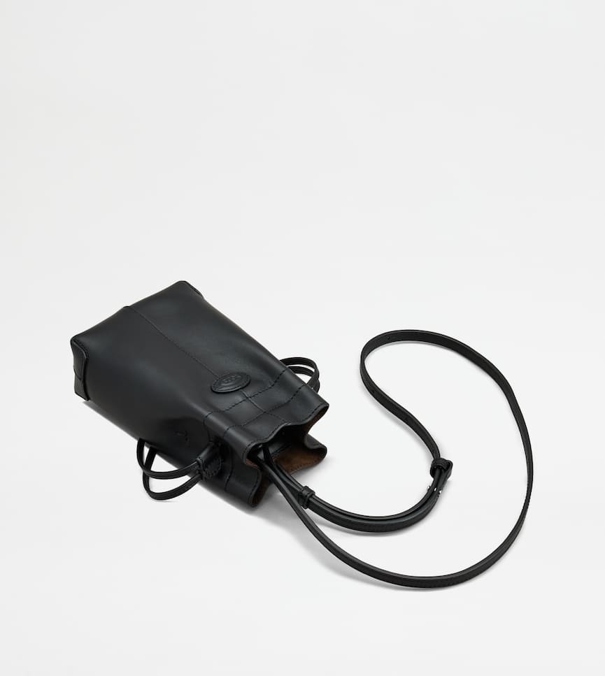 Micro Drawstring Di Bag in Leather - Still life