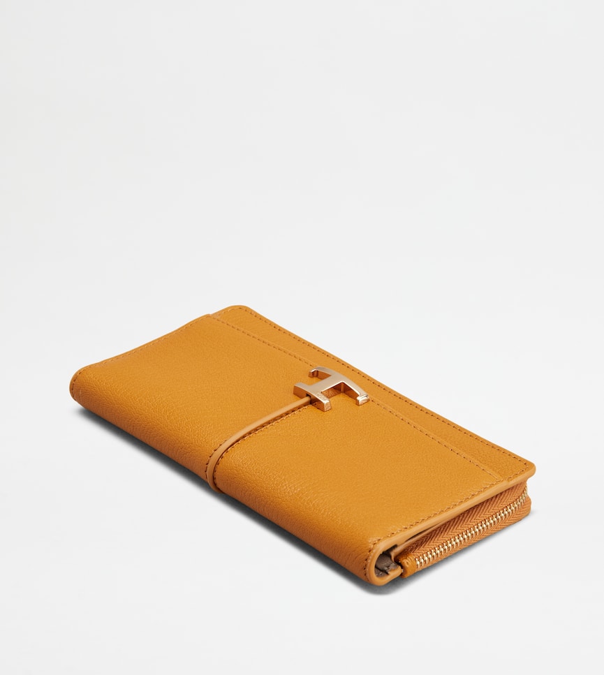 T Timeless Wallet in Leather - Still life