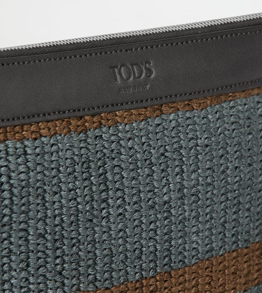 Pouch in Fabric and Leather - Detailing