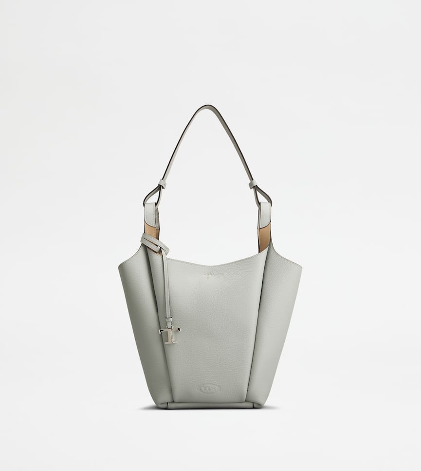 Bucket Bag in Leather Small - Front view