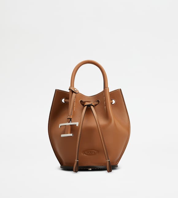 ADA_PRODUCT_ITEM_IMAGE Bucket Bag in Leather Mini