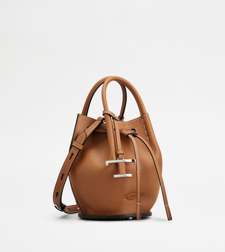 Bucket Bag in Leather Mini - Three-quarter view