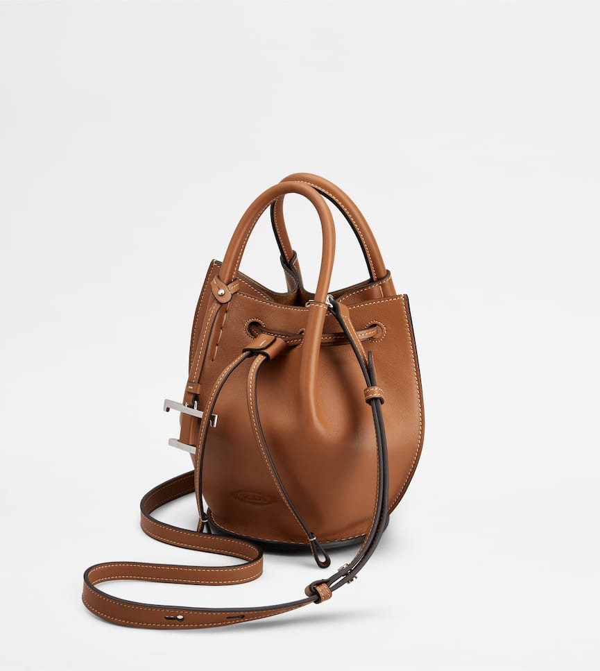 Bucket Bag in Leather Mini - Detailing