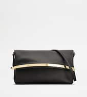 Flap Bag in Leather Small-BLACK