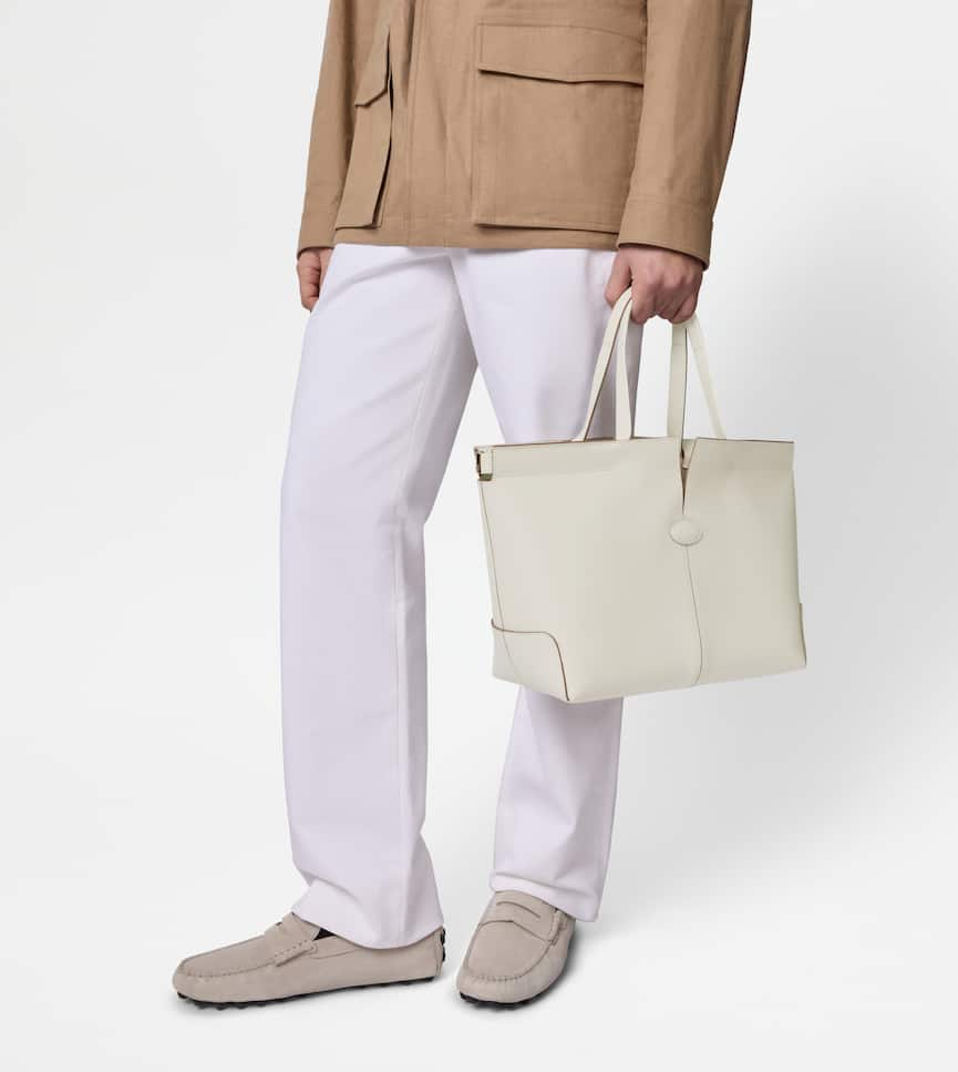 Tod's Di Bag Folio中小号皮革手袋 - 模特图