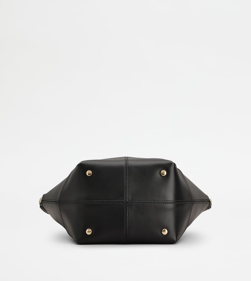 Tod's Di Bag Folio Shoulder Bag in Leather Small - Bottom view