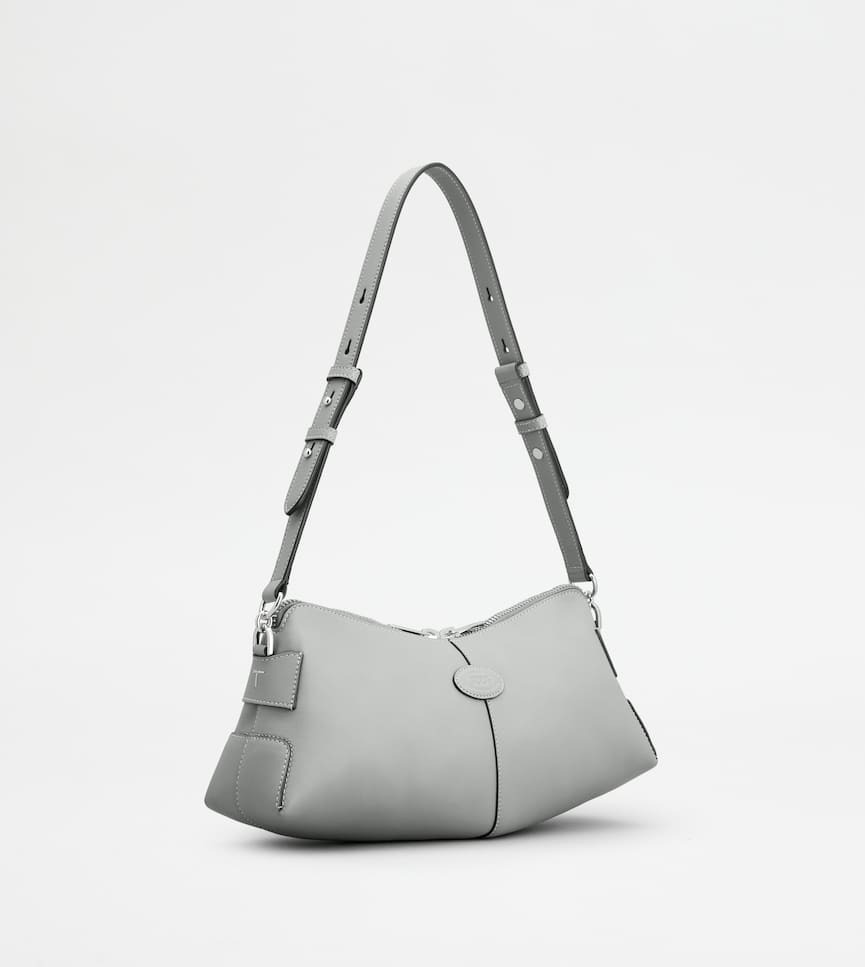 Tod's Di Bag Swing Shoulder Bag in Leather Mini - Three-quarter view