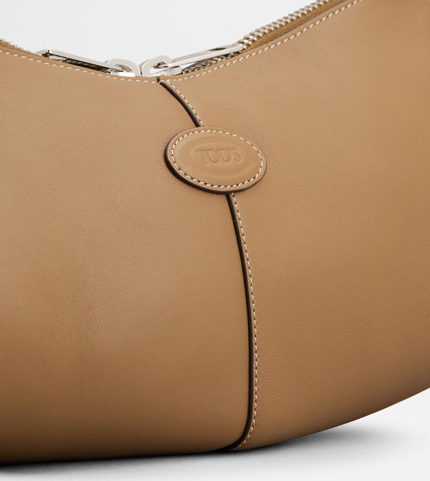 Tod's Di Bag Swing Shoulder Bag in Leather Mini - Detailing