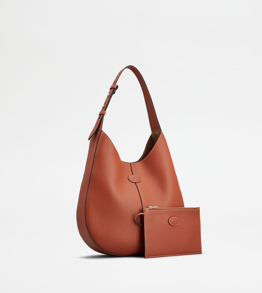 Tod's Di Bag Hobo in Leather Small - Three-quarter view