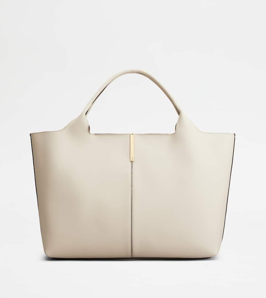 Shopping Bag in Leather Medium - Front view