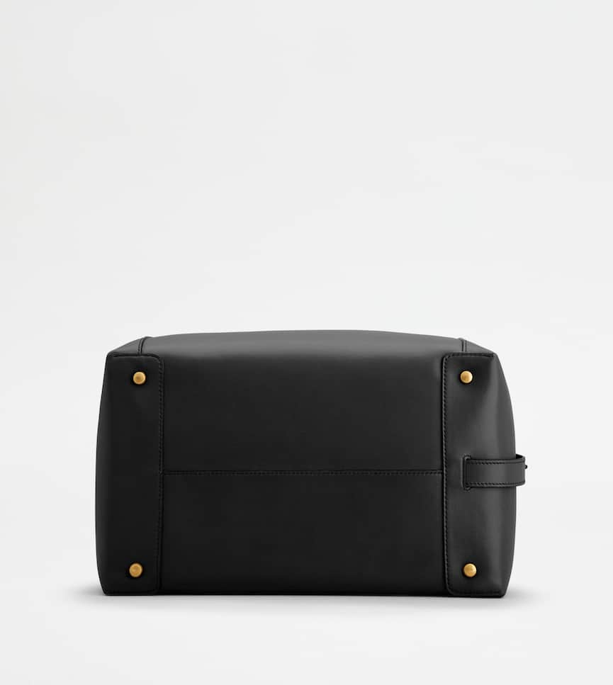 Satchel in Leather Small - Bottom view