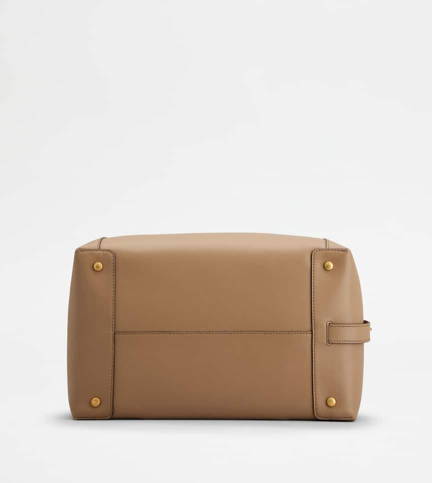 Satchel in Leather Small - Bottom view