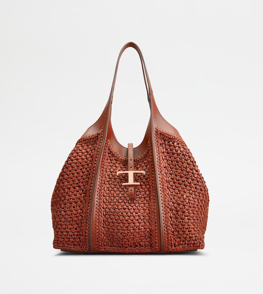 T Timeless Shopping Bag in Raffia and Leather Medium - Front view