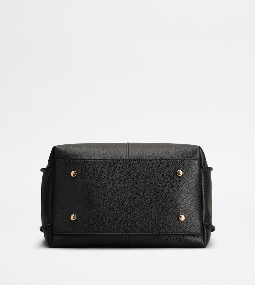 T Timeless Shoulder Bag in Leather Small - Bottom view