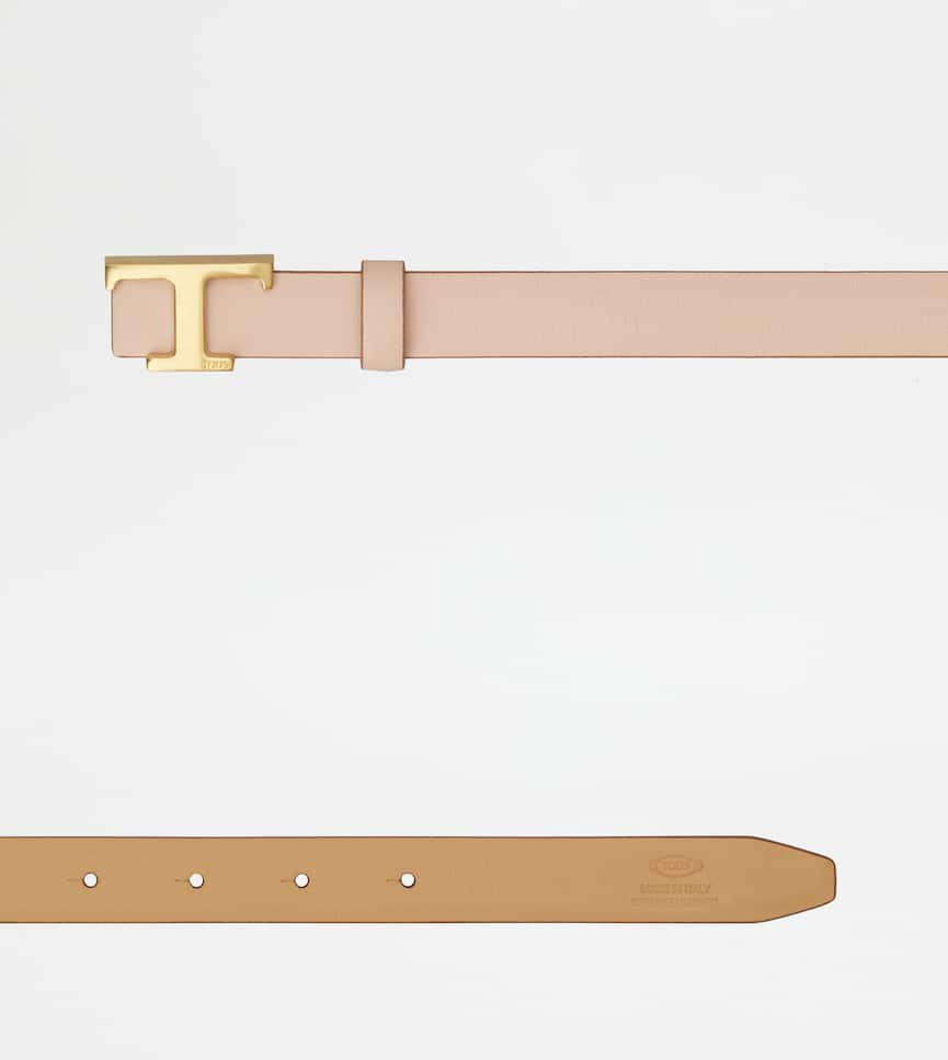 T Timeless Reversible Belt in Leather - Detailing