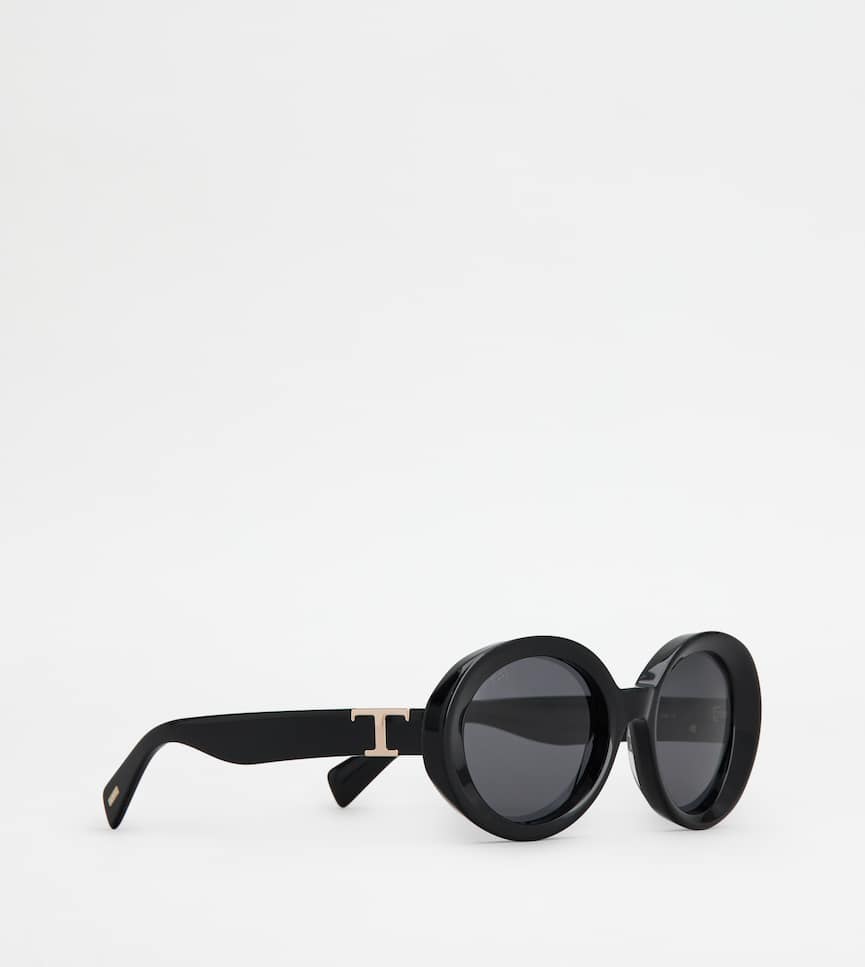 Oval Sunglasses - Three-quarter view