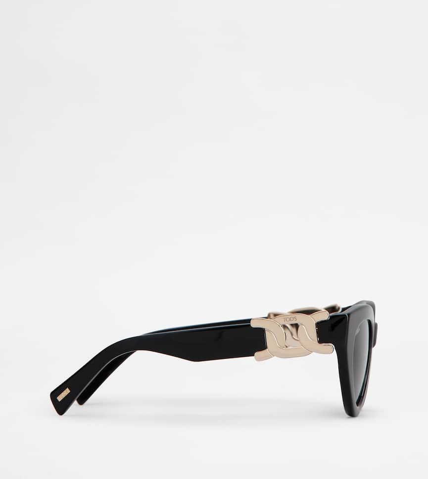 Cat-eye Sunglasses - Side view