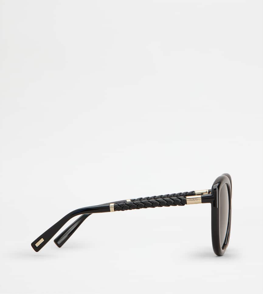 Cat-eye Sunglasses - Side view