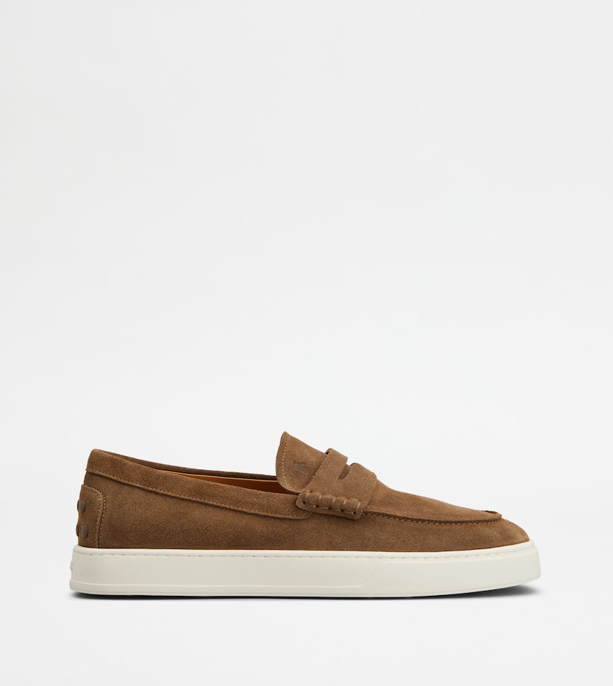 Loafers in Suede - Side view