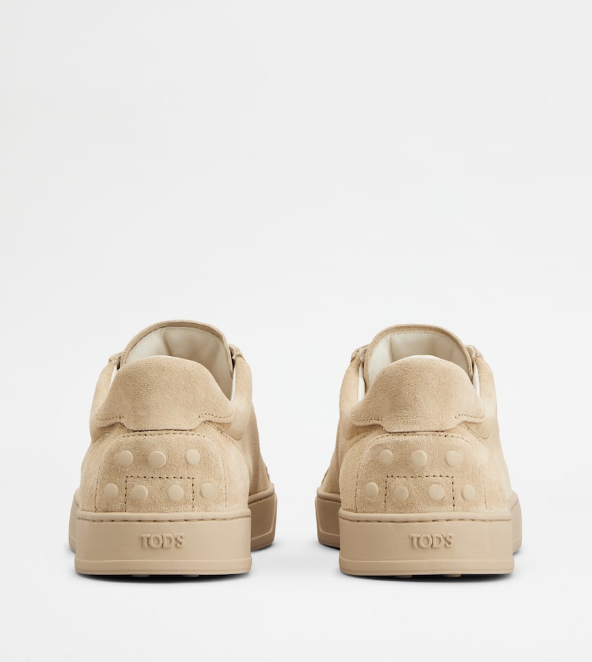 Sneakers in Suede - Rear view