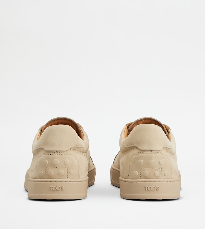 Sneakers in Nubuck - Rear view