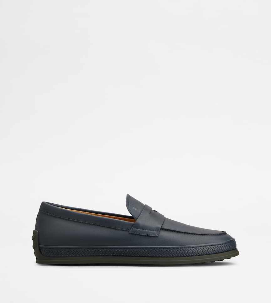 Loafers in Leather - Side view