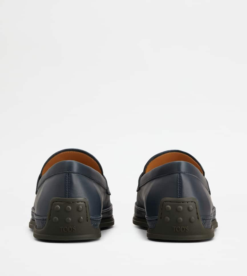 Loafers in Leather - Rear view