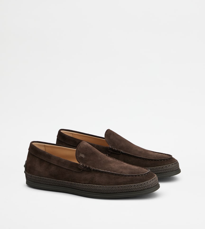 Slip-on en Ante - Vista tres cuartos