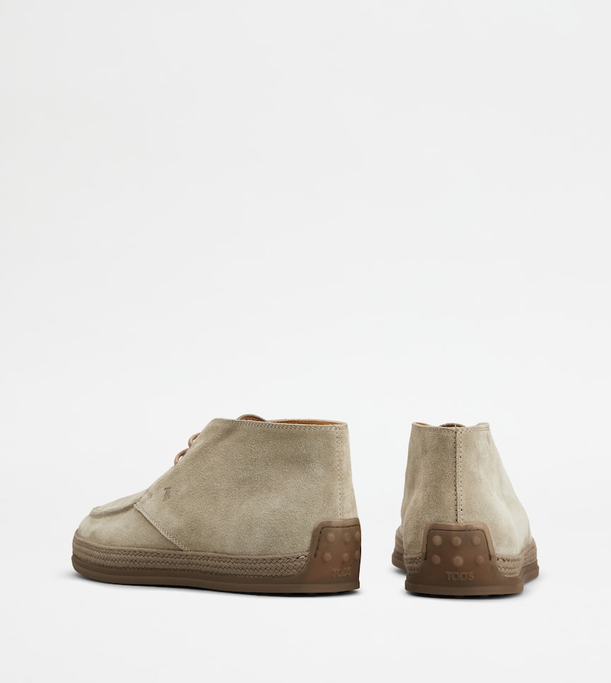 Desert Boots in Suede - Rear view