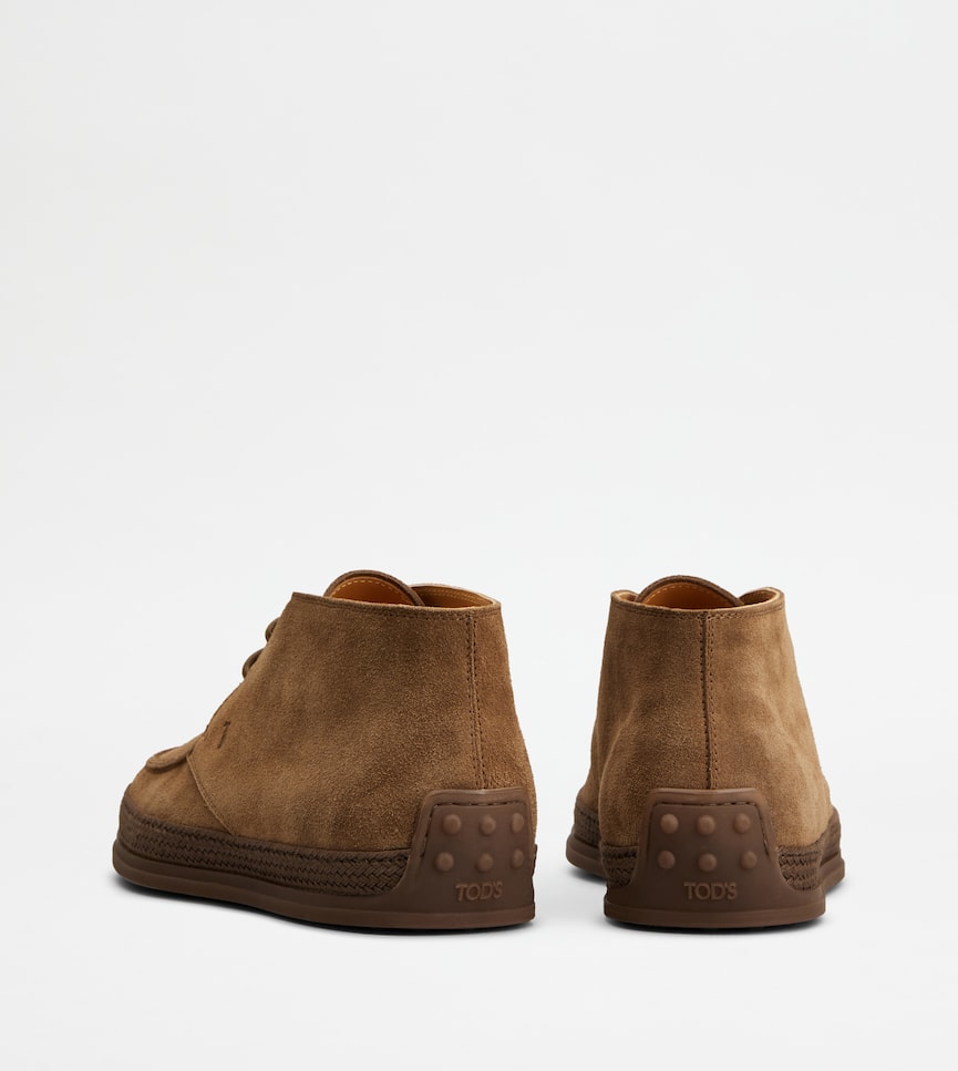 Desert Boots in Suede - Rear view