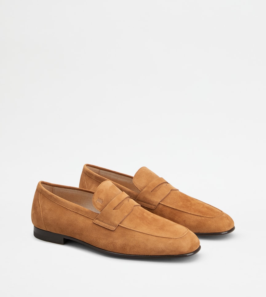 Loafers in Suede - Three-quarter view