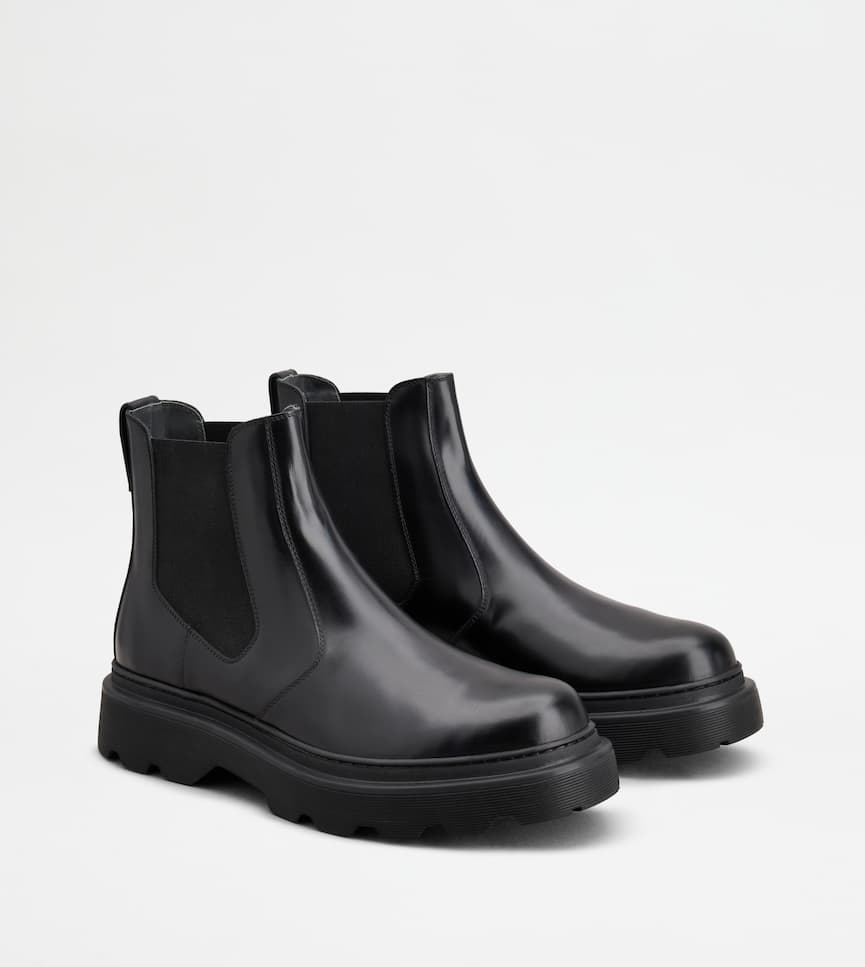 Ankle Boots in Leather - Three-quarter view